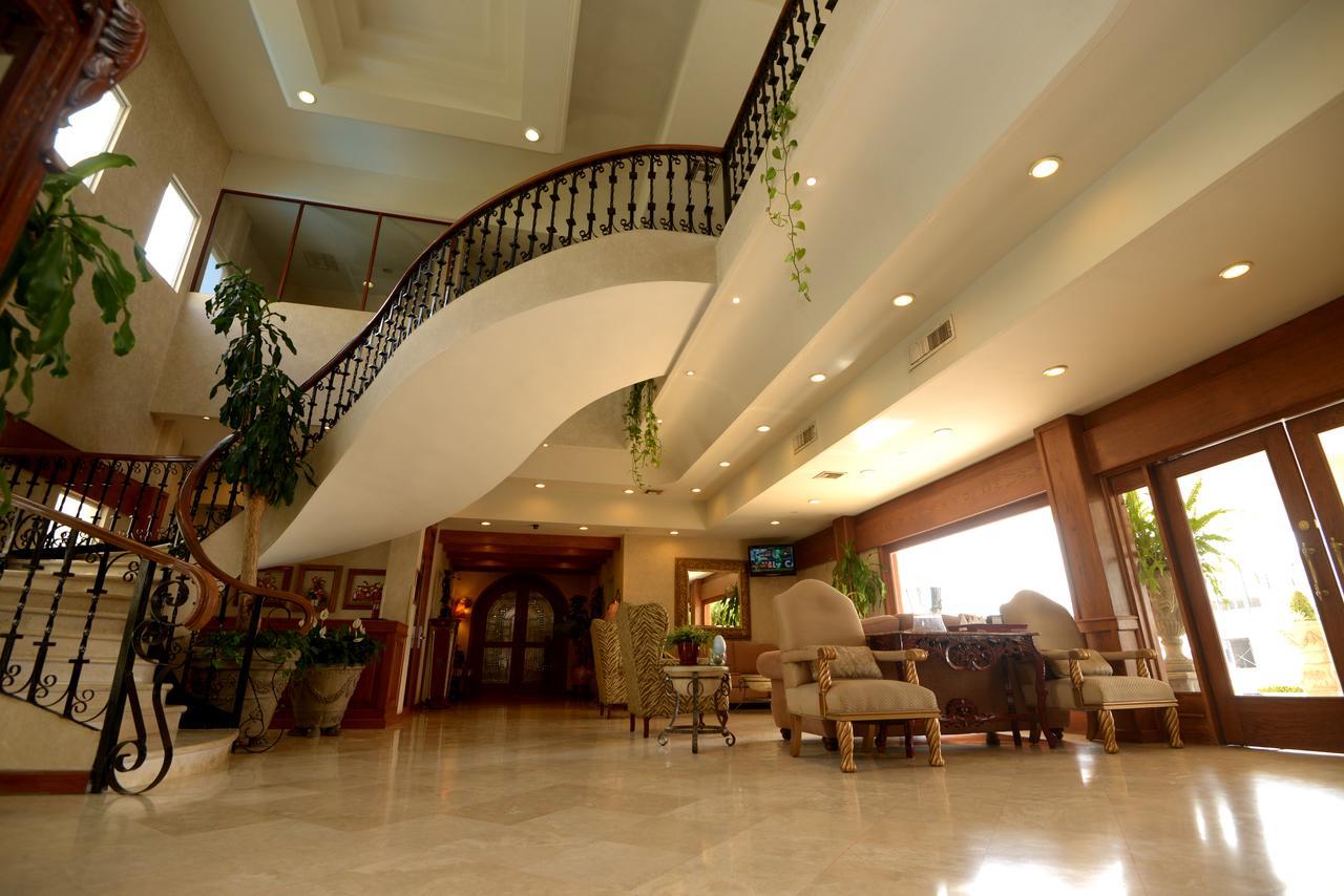 Fresno Galerias Hotel Torreon Bagian luar foto