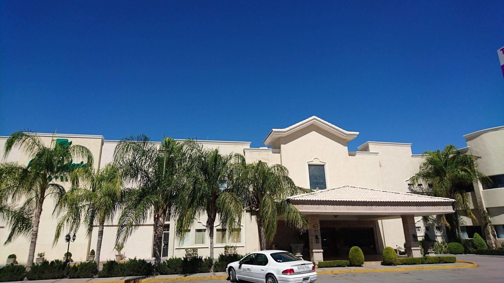Fresno Galerias Hotel Torreon Bagian luar foto